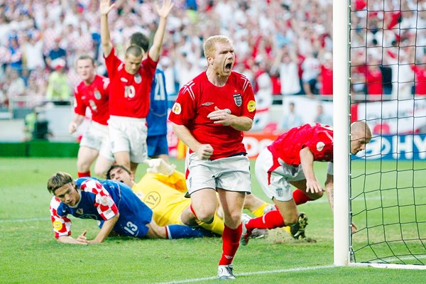 Paul Scholes celebrates Euro 2004 goal