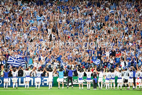 The Greek team celebrate  Euro 2004