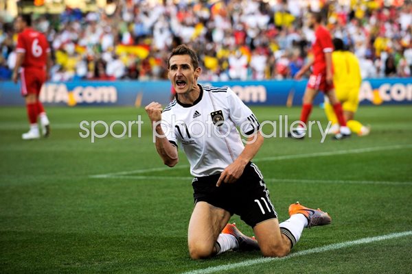 Miroslav Klose v England 2010 World Cup