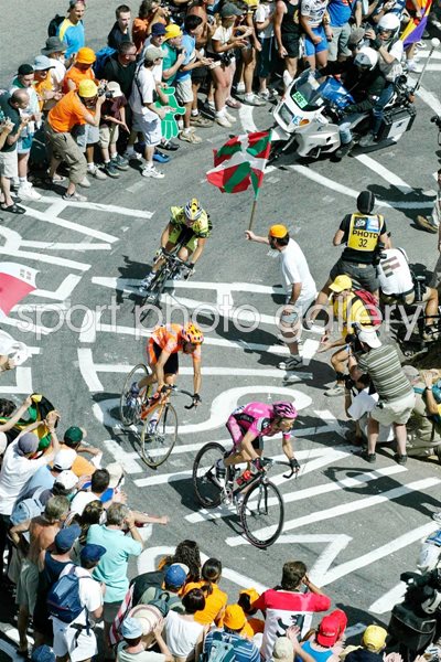 Alexandre Vinokourov climbs 