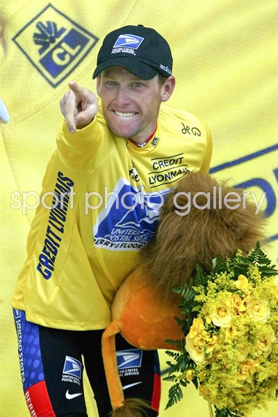 Lance Armstrong celebrates