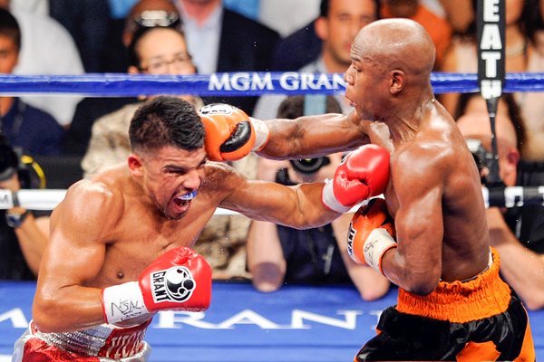 Floyd Mayweather Jr. v Victor Ortiz 2011