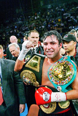 De La Hoya celebrates victory