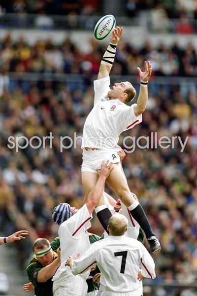 Lawrence Dallaglio wins lineout