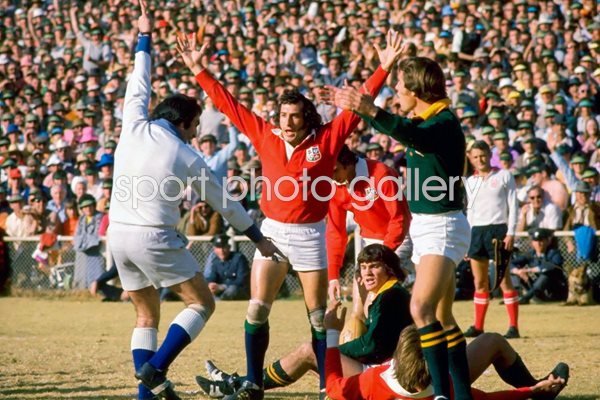 Gareth Edwards British Lions try v South Africa 1974