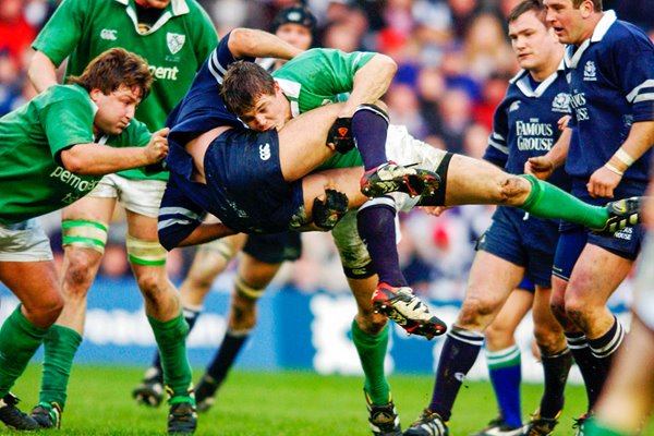 Brian O'Driscoll upends Andy Craig 