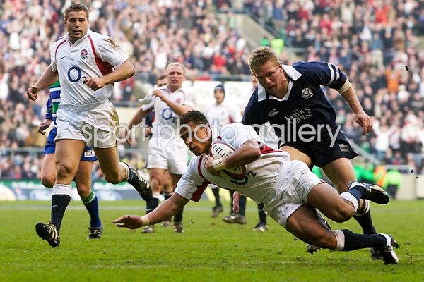 Jason Robinson scores a try