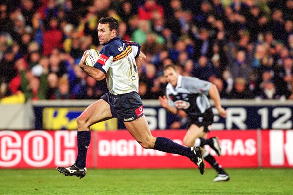 Joe Roff for the Brumbies 