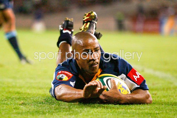 George Gregan Brumbies scores a try