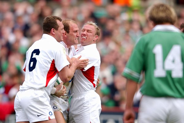 Dallaglio celebrates scoring 