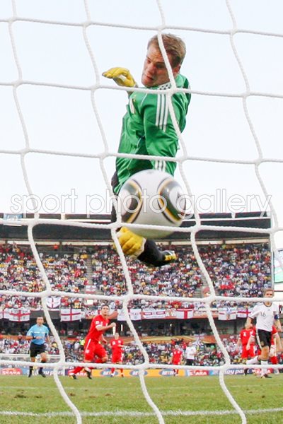 Frank Lampard scores disallowed goal v Germany