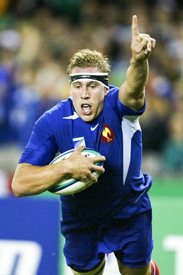 Imanol Harinordoquy of France