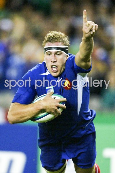 Imanol Harinordoquy of France