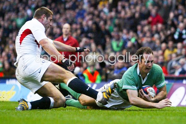 Girvan Dempsey scores 