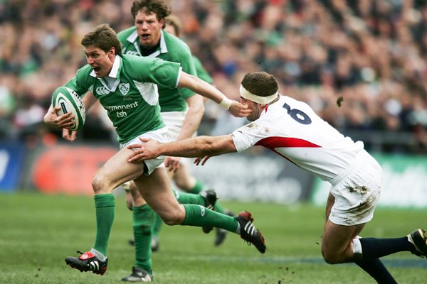 Ronan O'Gara breaks away 