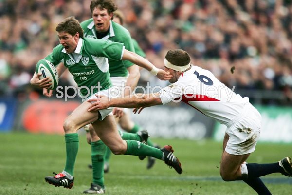 Ronan O'Gara breaks away