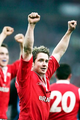 Shane Williams and Wales celebrate
