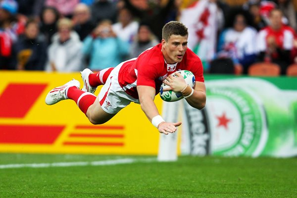 Scott Williams scores for Wales v Fiji 2011