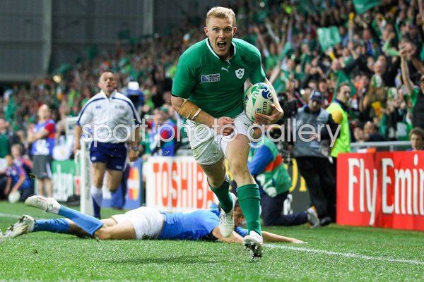 Keith Earls scores v Italy World Cup 2011