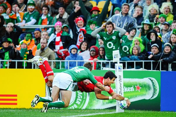 Mike Phillips scores for Wales Quarter Final 