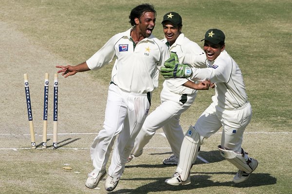 Shoaib Akhtar celebrates 