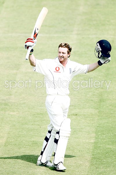 Paul Collingwood celebrates 
