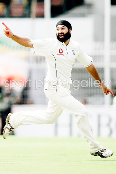 Monty Panesar celebrates