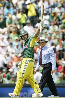 Ricky Ponting acknowledges his team