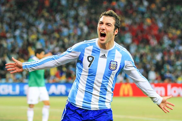 Gonzalo Higuain celebrates - Argentina v Mexico