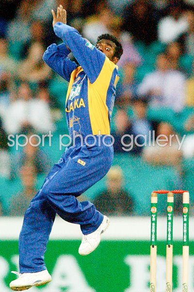 Muttiah Muralitharan in action