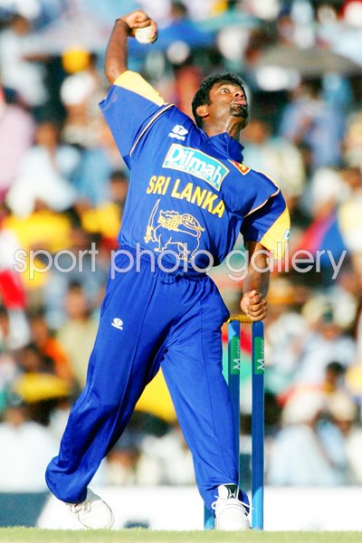 Muralitharan bowling