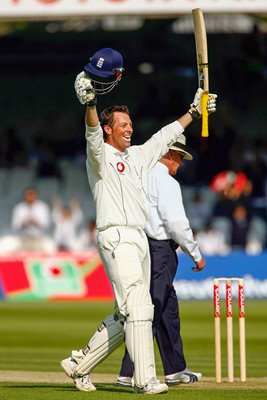 Marcus Trescothick celebrates 