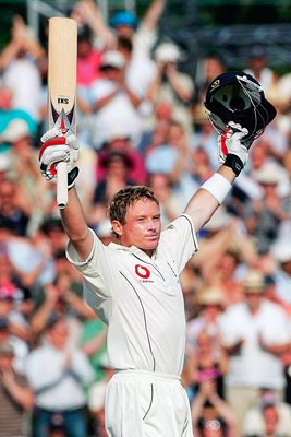 Ian Bell celebrates 