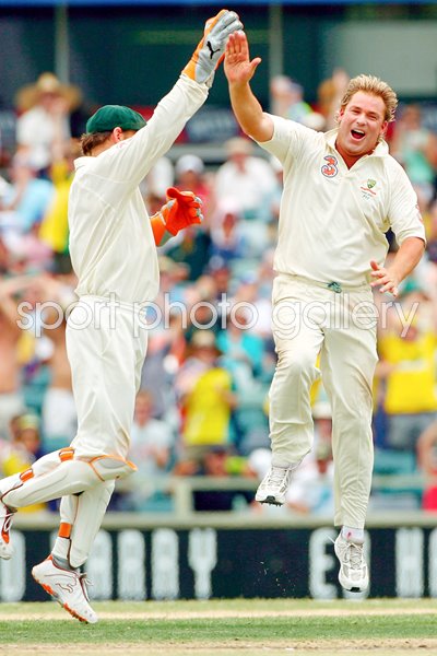 Shane Warne celebrates - Ashes 2006