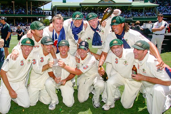 Aussies celebrate 5-0 Ashes 2006 win