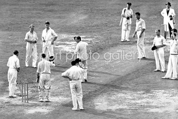 England salute legend Don Bradman's final innings