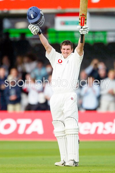 Andrew Strauss celebrates 