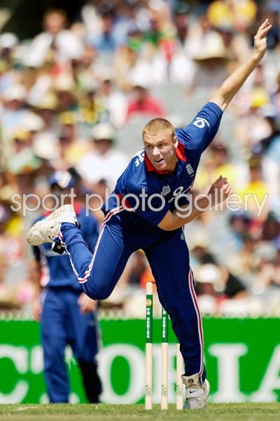 Andrew Flintoff bowls 