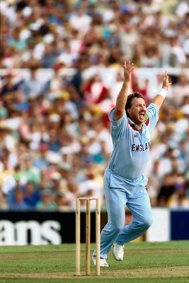 Ian Botham celebrates 1992 World Cup