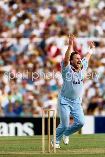 Ian Botham celebrates 1992 World Cup  