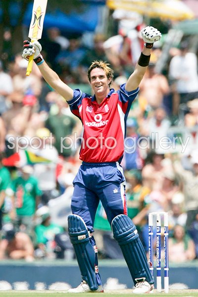 Kevin Pietersen celebrates