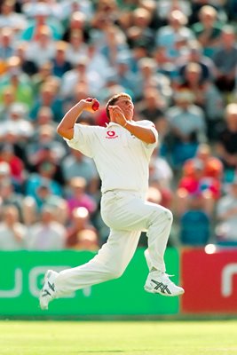 Darren Gough delivery action