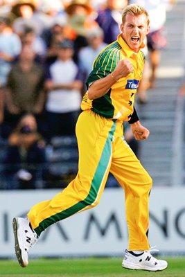 Brett Lee celebrates