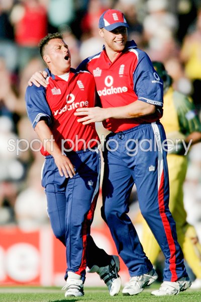 Darren Gough celebrates with Andrew Flintoff 