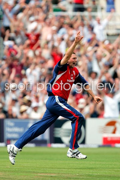 Steve Harmison celebrates 