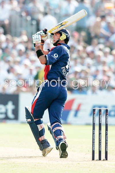 Kevin Pieterson pull shot