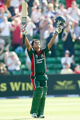 Mohammad Ashraful celebrates 