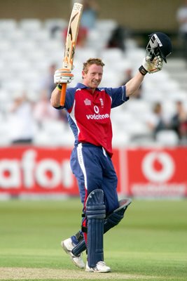 Paul Collingwood celebrates