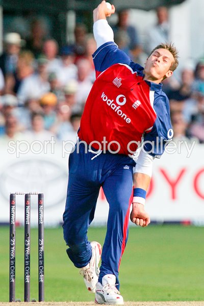 Chris Tremlett of England bowls
