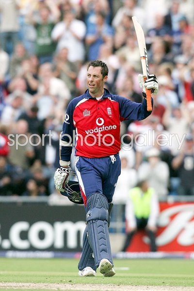 Marcus Trescothick celebrates 